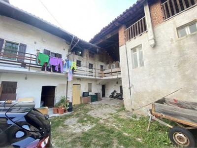 Villa a Schiera in Vendita ad Levone - 13500 Euro