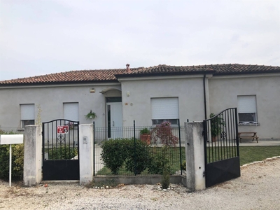 Villa in vendita a Sermide Mantova