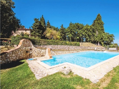 Affascinante casa a Cetona con barbecue e piscina