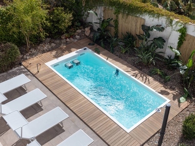 Casa a Bari con giardino, terrazza e piscina