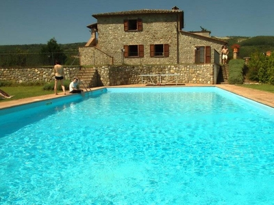 Casa a Castel Viscardo con piscina e barbecue