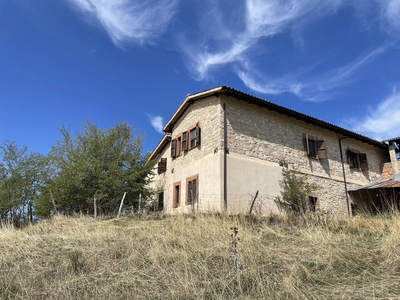 Rustico/Casale/Corte in vendita a Cerreto di Spoleto - Zona: Cerreto di Spoleto