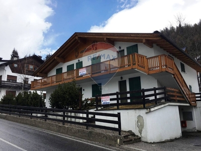 Attico a Val di Zoldo, 7 locali, 4 bagni, con box, 200 m² in vendita