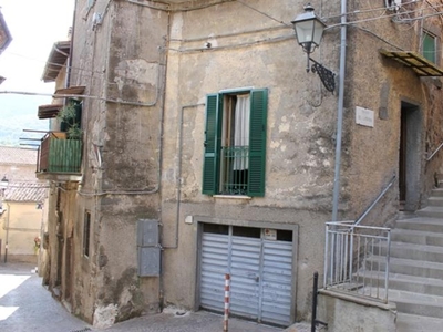 Bilocale in Via della rocca, Soriano nel Cimino, 1 bagno, 35 m²