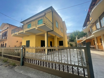 Casa indipendente con terrazzo, Tortoreto lido