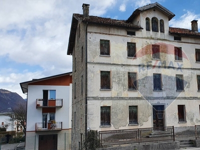 Casa indipendente in Francesco Pellegrini, Belluno, 16 locali, 3 bagni