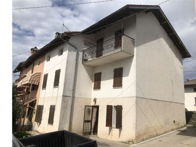 Casa indipendente in Via Col, Borgo Valbelluna, 7 locali, 2 bagni