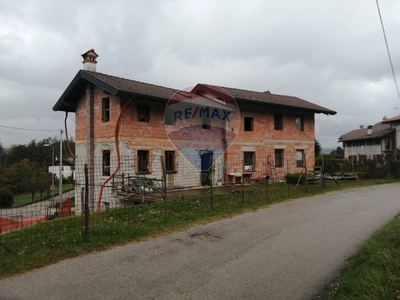 Casa indipendente in Via Madonna del Piave, Borgo Valbelluna, 6 locali