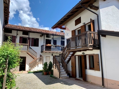 Casa semindipendente in Via Villa Vignui, Feltre, 9 locali, 2 bagni