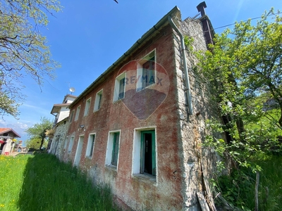 Rustico in Via Ronce, Belluno, 5 locali, giardino privato, 200 m²