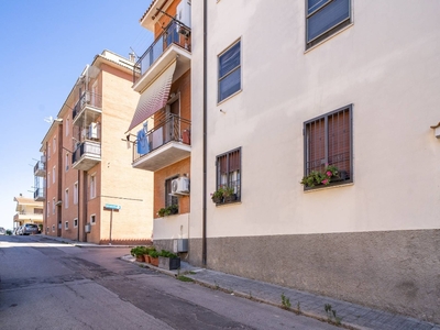 Trilocale in Via Martiri della Montarana, Tarquinia, 1 bagno, 67 m²