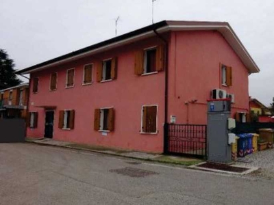 Villa Bifamiliare in Vendita ad Carbonera - 63000 Euro