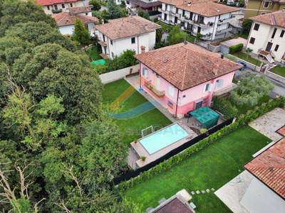 villa in vendita a Monzambano