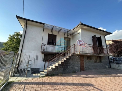 Villa indipendente a Sisola