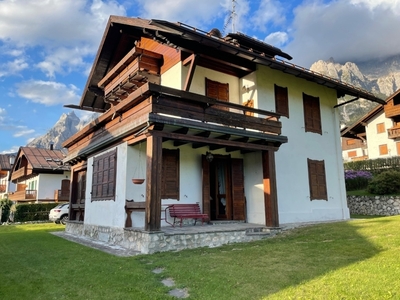 Villa singola a San Vito di Cadore, 9 locali, 6 bagni, 400 m²