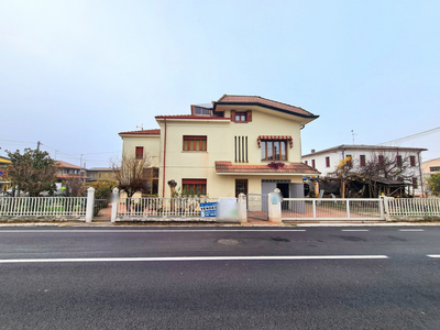 casa in vendita a Sant'Urbano