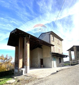 Casa indipendente in Loc. Casa Bazzari, Alta Val Tidone, 3 locali