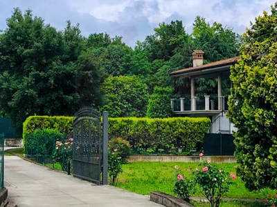 Villa con terrazzo a Pontoglio