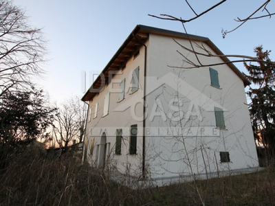 Villa nuova a Mirandola - Villa ristrutturata Mirandola