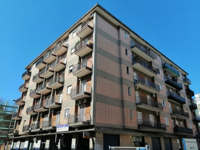 Appartamento di 3 vani /105 mq a Bari - San Pasquale alta (zona VCINANE PARCO 2 GIUGNO)