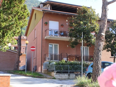 Appartamento in Largo Pacinotti, 6, Gubbio (PG)