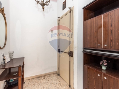 Appartamento in Vendita a Catania, zona Vulcania, 210'000€, 125 m²