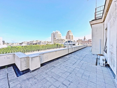 Appartamento in Vendita a Genova, 750'000€, 263 m²