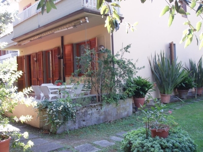 Appartamento in Vendita a Massa, zona Ronchi, 380'000€, 100 m²