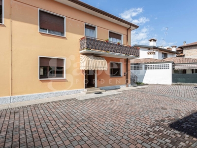 Appartamento in Vendita a Pordenone, 180'000€, 150 m²