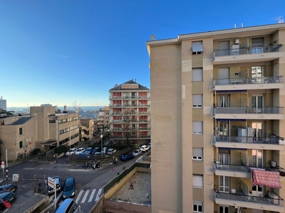 Appartamento in Vendita in Corso Ferdinando Magellano a Genova