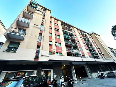Appartamento in Vendita in Corso Martinetti 90 a Genova