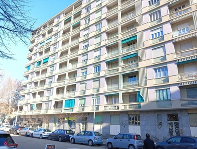 Appartamento in Vendita in Piazzale San Gabriele di Gorizia 175 a Torino