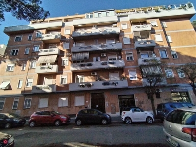 Appartamento in Vendita in Via Angelo Olivieri 91 a Roma