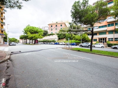 Appartamento in Vendita in Via Boselli a Genova