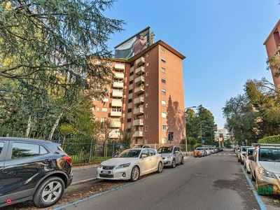 Appartamento in Vendita in Via CIMABUE 2 a Milano