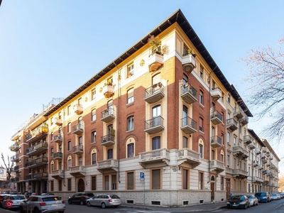 Appartamento in Vendita in Via Coazze 2 a Torino