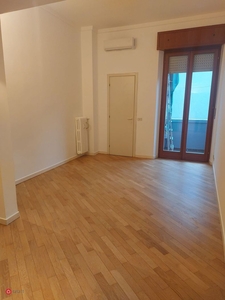 Appartamento in Vendita in Via dei Contarini 5 a Milano