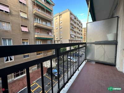 Appartamento in Vendita in Via Giordano 61 a Genova