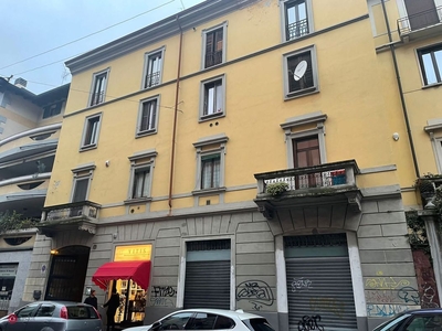 Appartamento in Vendita in Via Luigi Federico Menabrea 6 a Milano