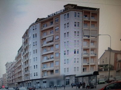 Appartamento in Vendita in Via Luigi Salvatore Cherubini 10 a Torino