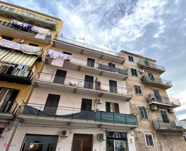 Appartamento in Vendita in Via Ruggerone da Palermo 74 a Palermo