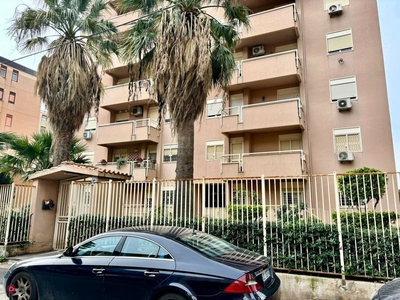 Appartamento in Vendita in Via Santa Maria di Gesù 94 a Palermo