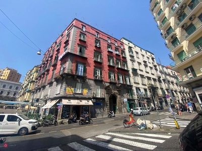Appartamento in Vendita in Via Sant'Anna dei Lombardi a Napoli