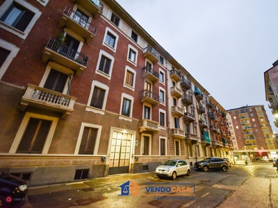 Appartamento in Vendita in Via Thonon 6 a Torino