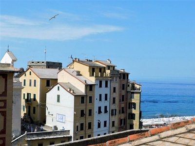 CAMOGLI a due passi dal porticciolo in palazzina d'epoca