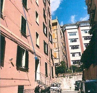 Capannone / Fondo - Magazzino a Genova