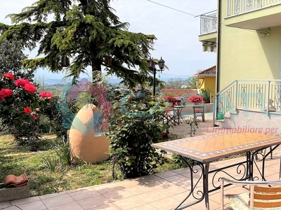 Casa indipendente con giardino in contrada crocefisso 31, Citt? Sant'Angelo