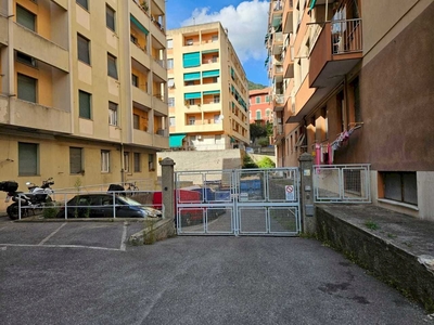 Garage / Posto Auto - Doppio a Genova