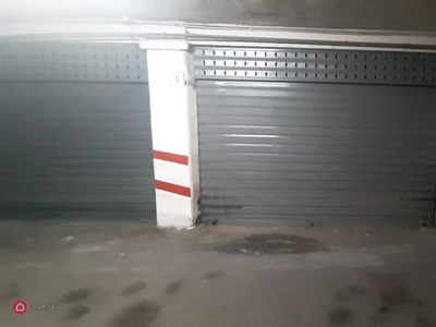 Garage/Posto auto in Vendita in Via della repubblica a Pedara