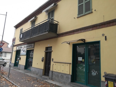 Locale commerciale in affitto a Asti